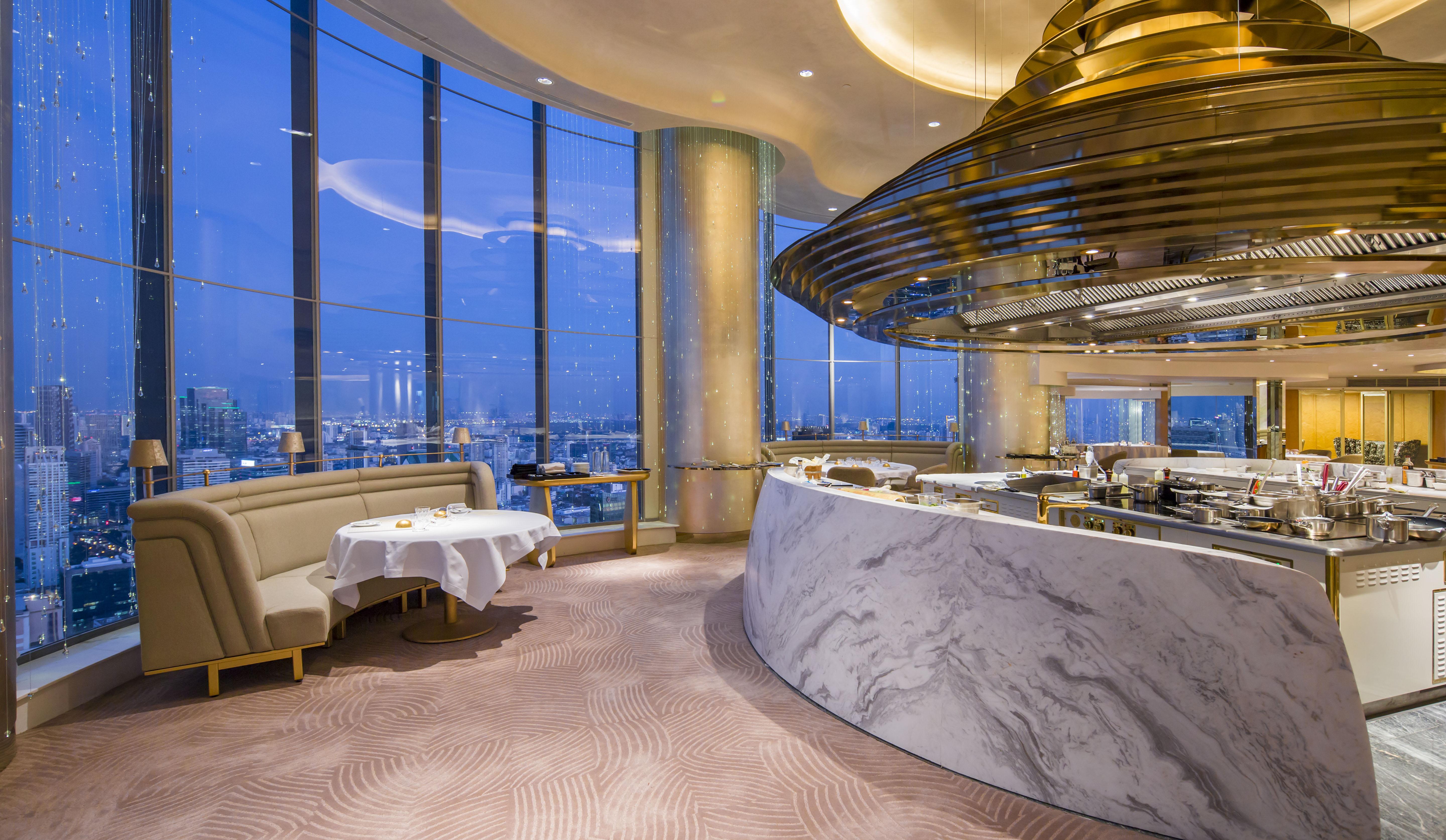 Tower Club At Lebua Hotel Bangkok Exterior photo The 39th restaurant