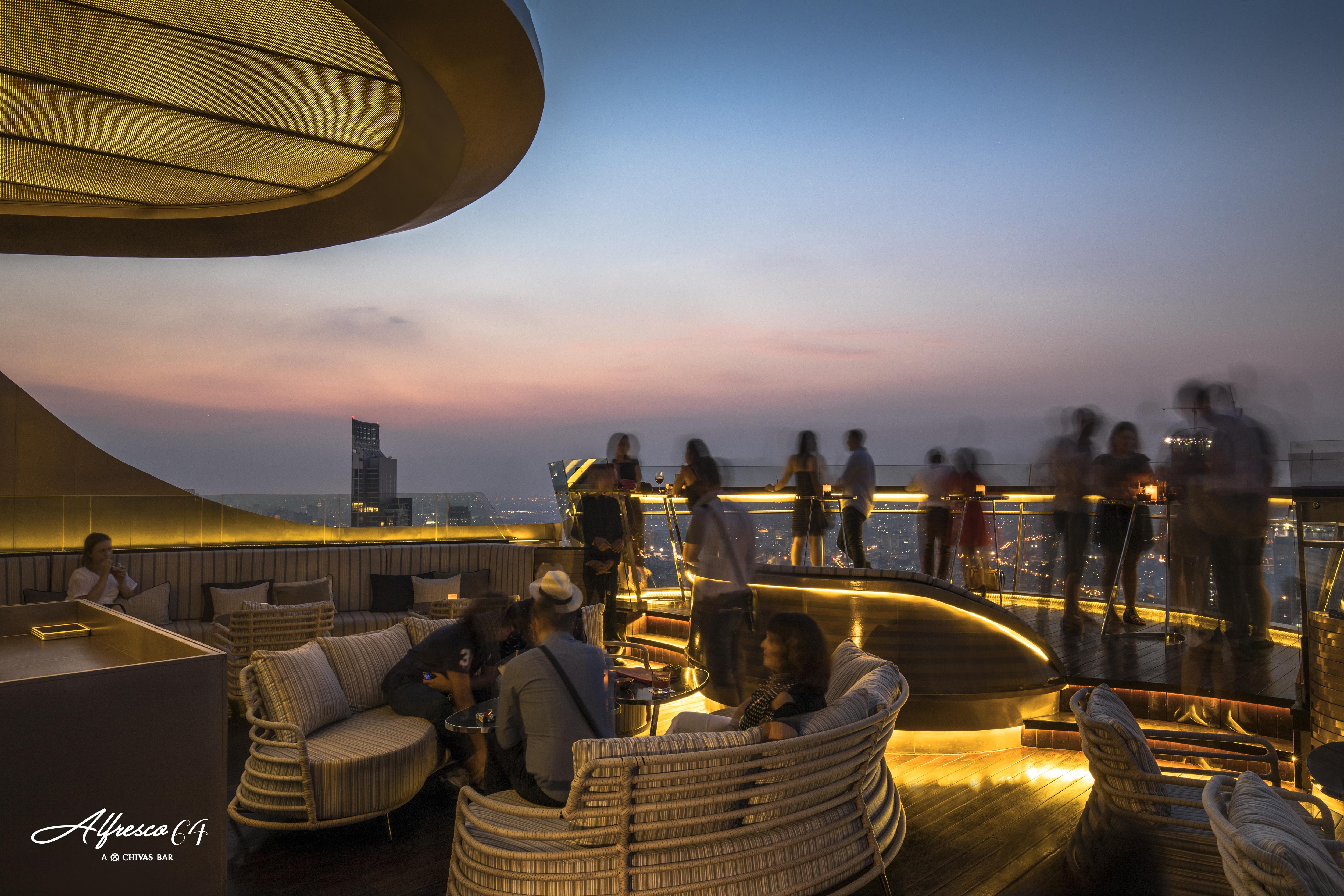 Tower Club At Lebua Hotel Bangkok Exterior photo Sky Bar