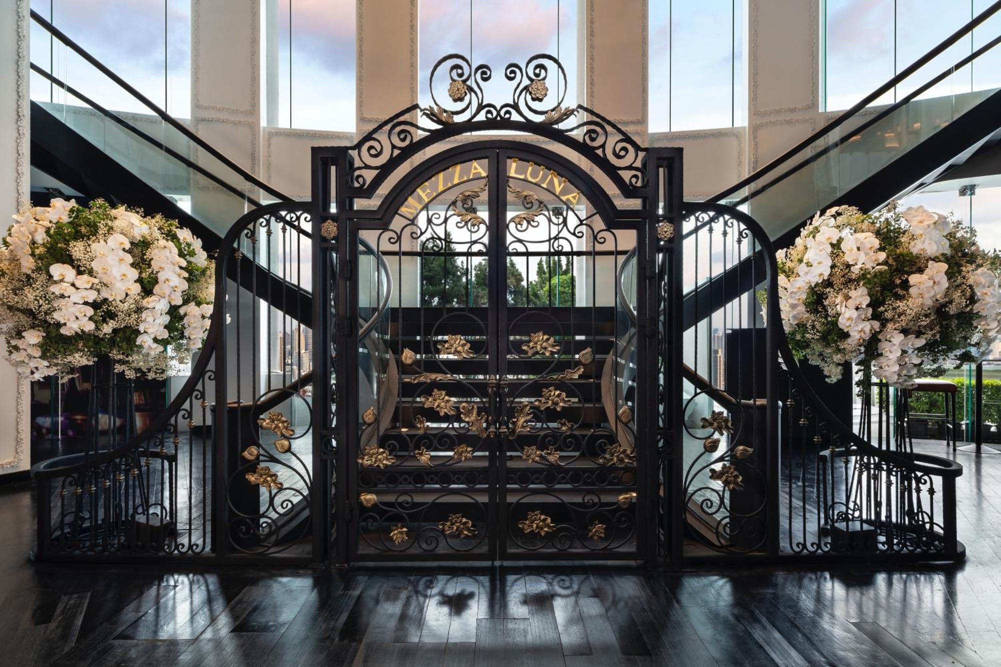 Tower Club At Lebua Hotel Bangkok Exterior photo The staircase at the entrance of the hotel